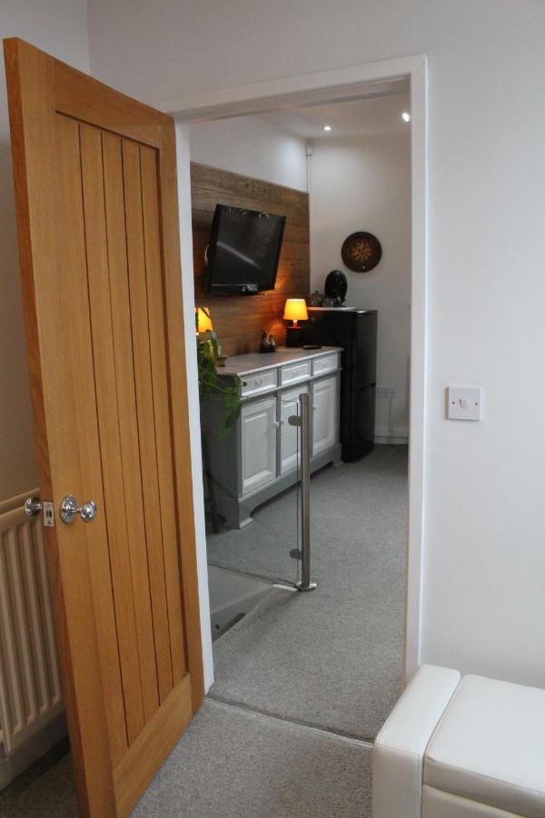 Vale View Apartment Denbigh Exterior photo